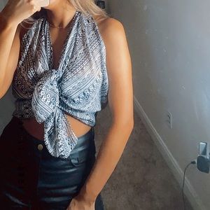 PATTERNED TIED UP TOP